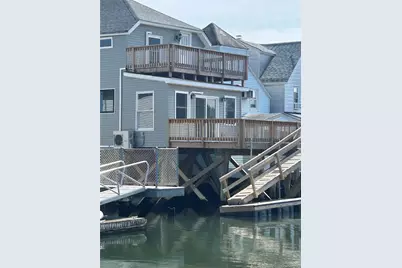 20 Bayview Avenue, Howard Beach, NY 11414 - Photo 2