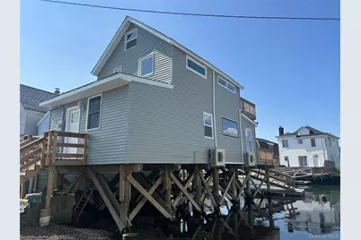 20 Bayview Avenue, Howard Beach, NY 11414 - Photo 16