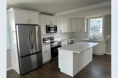 20 Bayview Avenue, Howard Beach, NY 11414 - Photo 4