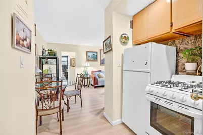 180 Pearsall Drive #1D, Mount Vernon, NY 10552 - Photo 6