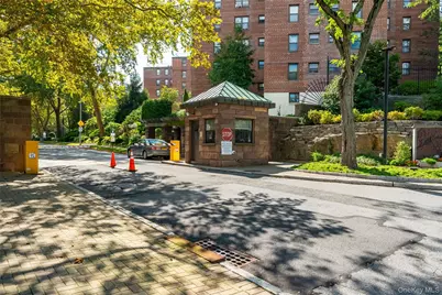 180 Pearsall Drive #1D, Mount Vernon, NY 10552 - Photo 16