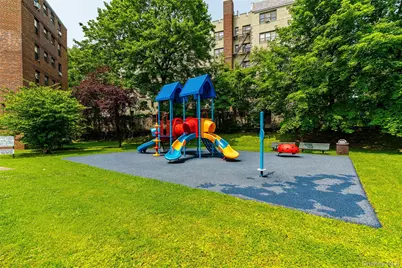 180 Pearsall Drive #1D, Mount Vernon, NY 10552 - Photo 18