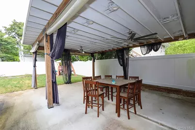 5 Bristol Street, Huntington, NY 11743 - Photo 24