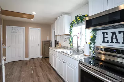 5 Bristol Street, Huntington, NY 11743 - Photo 8