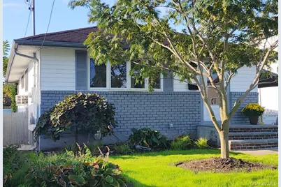 206 N Kentucky Avenue, Massapequa, NY 11758 - Photo 2