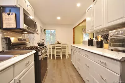 22 Richmond Place, Cortlandt Manor, NY 10567 - Photo 12