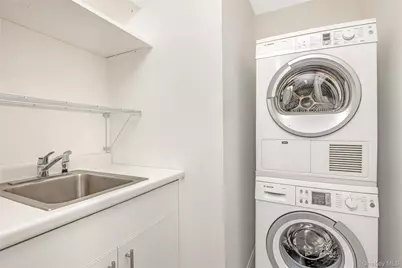 100 Hilton Avenue #M27, Garden City, NY 11530 - Photo 24