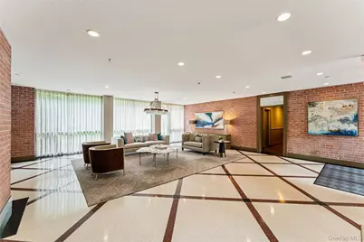 20 Canterbury Road #2F, Great Neck, NY 11021 - Photo 2