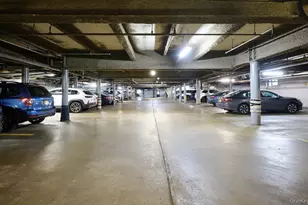 20 Canterbury Rd, Great Neck, NY 11021 - Photo 22