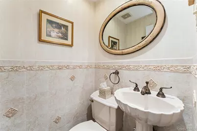 20 Canterbury Road #2F, Great Neck, NY 11021 - Photo 6