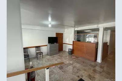 182-34 Hillside Avenue, Jamaica, NY 11432 - Photo 4