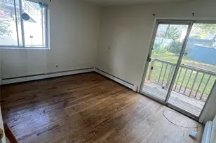 10 Cedarhurst Ave, Selden, NY 11784 - Photo 10