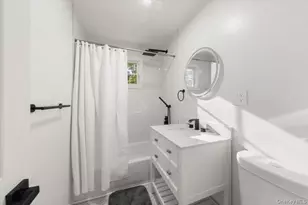 175 Edgepark Rd, White Plains, NY 10603 - Photo 22