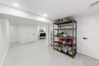 175 Edgepark Road, White Plains, NY 10603 - Photo 28