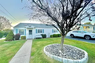 33 Peck St, West Haverstraw, NY 10993 - Photo 2