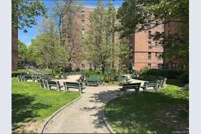 3531 Bronxwood Avenue #2J, Bronx, NY 10469 - Photo 4