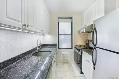 224-24 Union Turnpike #2N, Oakland Gardens, NY 11364 - Photo 4