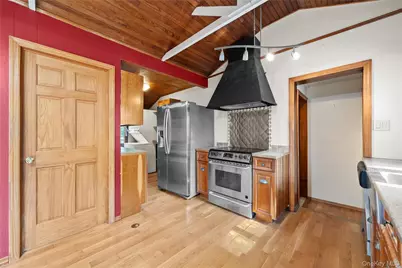 14 Whitestone Road, Sound Beach, NY 11789 - Photo 8