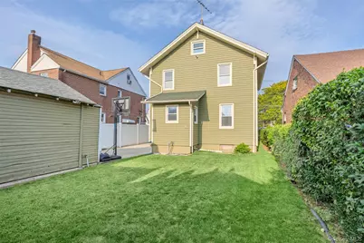 93 Vermont Avenue, Hempstead, NY 11550 - Photo 26