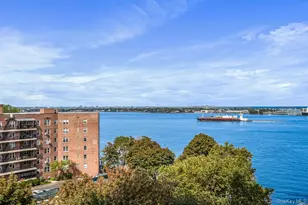 166-25 Powells Cove Blvd, Whitestone, NY 11357 - Photo 32