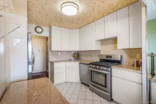 166-25 Powells Cove Blvd, Whitestone, NY 11357 - Photo 22