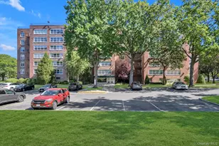 211-40 18th Ave, Flushing, NY 11360 - Photo 14