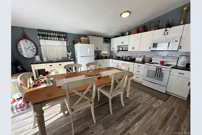 53 Village Circle S, Manorville, NY 11949 - Photo 2