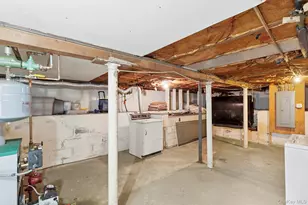 1645 Ruth Rd, Mattituck, NY 11952 - Photo 16