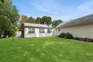 1645 Ruth Rd, Mattituck, NY 11952 - Photo 12