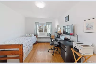 902 Dean Avenue, Bronx, NY 10465 - Photo 16