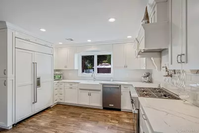 31 Dillon Drive, Dix Hills, NY 11746 - Photo 12