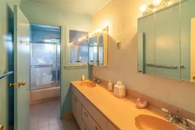 565 E 81st Street, Brooklyn, NY 11236 - Photo 8