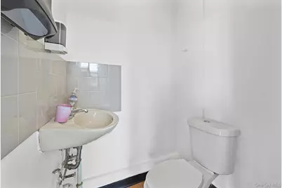 225-25 Merrick Blvd, Springfield Gardens, NY 11413 - Photo 6