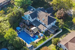 28 Mosshill Pl, Stony Brook, NY 11790 - Photo 2