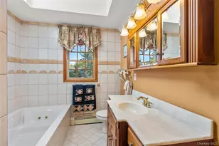 28 Mosshill Pl, Stony Brook, NY 11790 - Photo 22