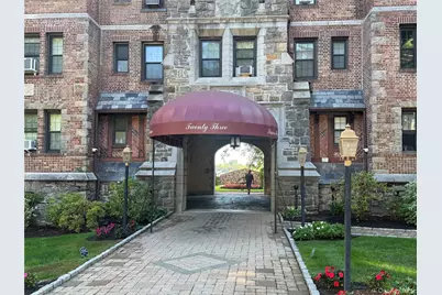 23 Old Mamaroneck Road #2P, White Plains, NY 10605 - Photo 2