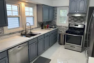 7 Woods Pl, Middletown, NY 10940 - Photo 2