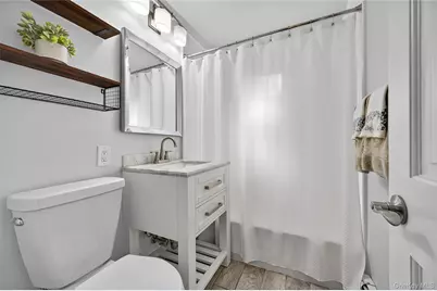 8 Terrace Circle #1B, Great Neck, NY 11021 - Photo 10