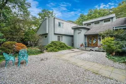 271 Bread and Cheese Hollow Road, Northport, NY 11768 - Photo 2