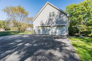 16 Avalon Ct, Hopewell Junction, NY 12533 - Photo 2