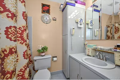 141 Brown Avenue, Hempstead, NY 11550 - Photo 10