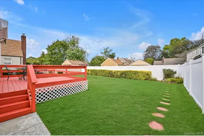 141 Brown Avenue, Hempstead, NY 11550 - Photo 18