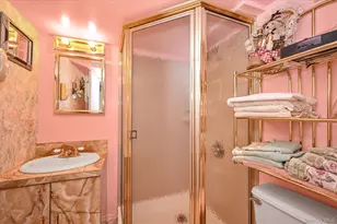 141 Brown Ave, Hempstead, NY 11550 - Photo 16