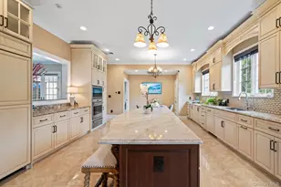 11 Buckingham Ct, Muttontown, NY 11791 - Photo 16