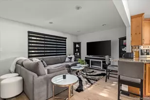 895 Sycamore Ave, Bohemia, NY 11716 - Photo 8