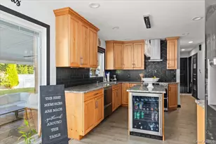 895 Sycamore Ave, Bohemia, NY 11716 - Photo 12