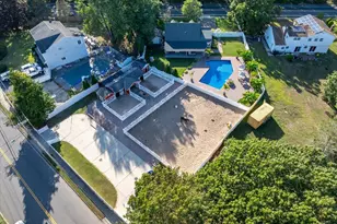 895 Sycamore Ave, Bohemia, NY 11716 - Photo 46