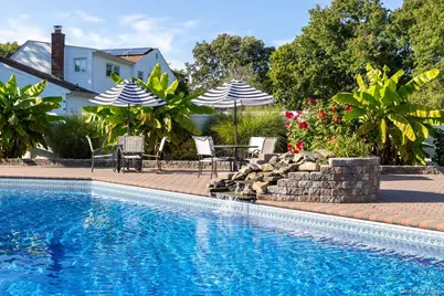 895 Sycamore Avenue, Bohemia, NY 11716 - Photo 22