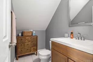 895 Sycamore Ave, Bohemia, NY 11716 - Photo 18