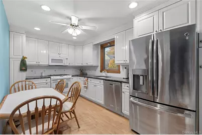 65 Haven Avenue, Valley Stream, NY 11580 - Photo 6